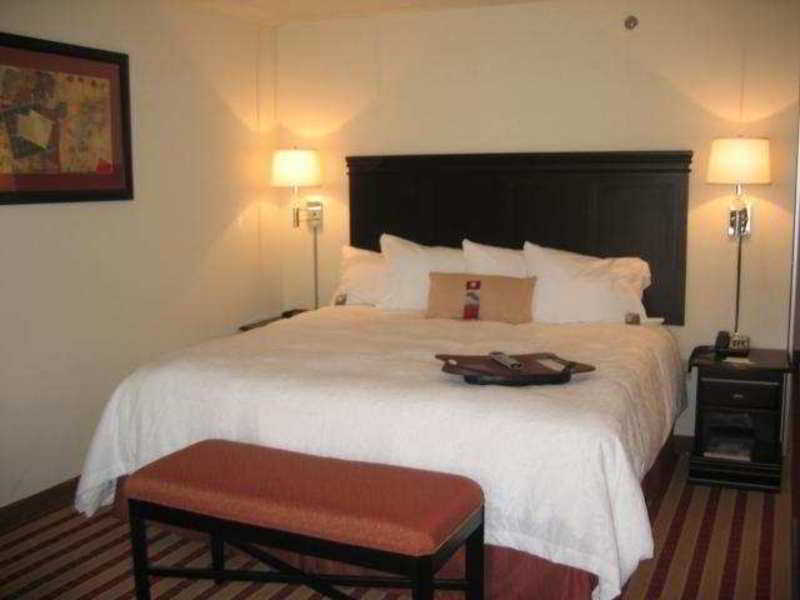 Hotel Hampton 3*